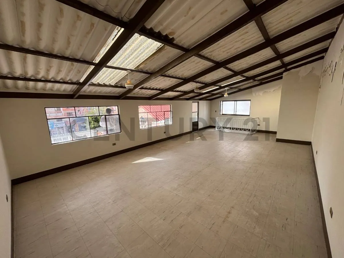 Foto 11 de Casa Comercial Tipo Galpón en Alquiler – Zona Terminal