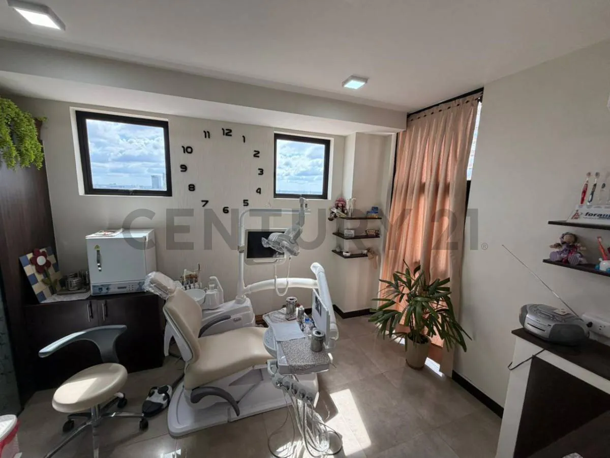 Foto 1 de Consultorio dental en venta de 27,48 metros cuadrados, completamente equipado