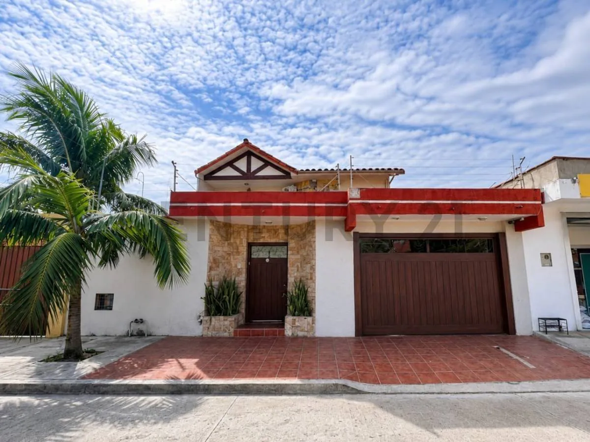 Foto 1 de Casa en Venta de 4 Dormitoiros Av. Paragua 3er Anillo