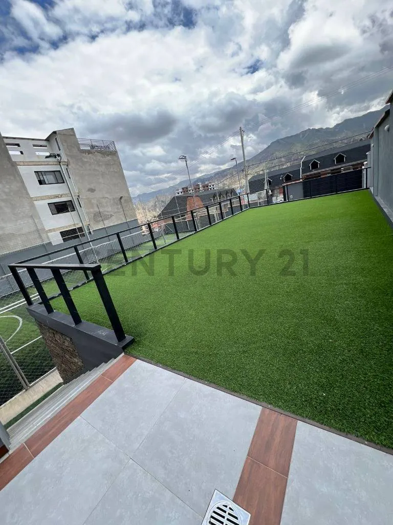 Foto 2 de Exclusivo Espacio para Eventos con Cancha y Área de Parrillero