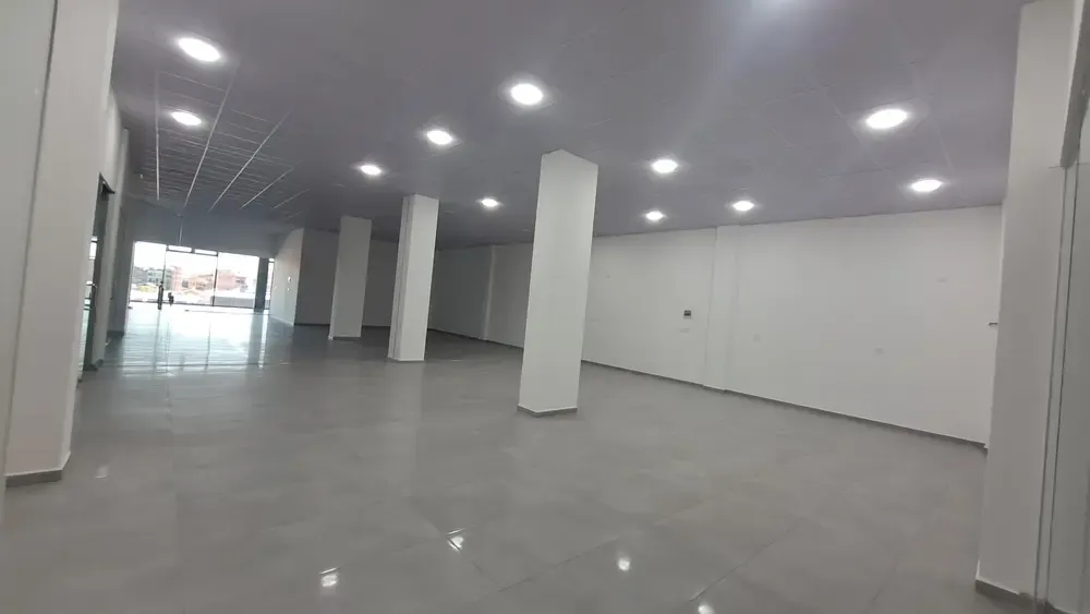 Foto 2 de Local comercial en alquiler en Kinti Mall