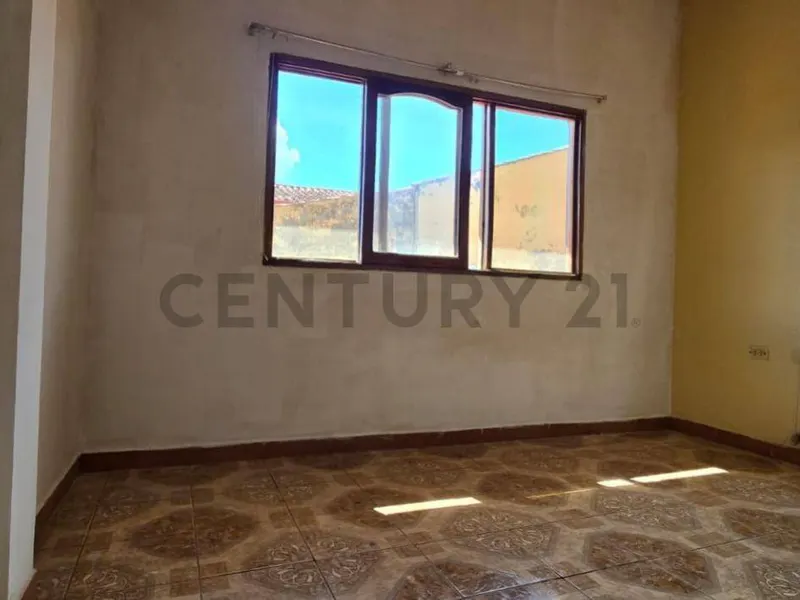 Foto 11 de Amplia, Ideal para Familia, Negocio o Empresa!