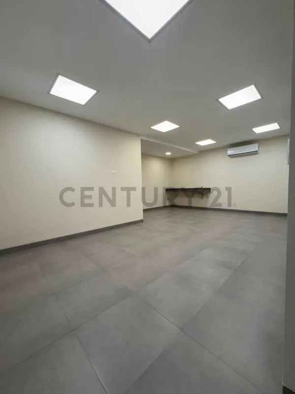 Foto 7 de Consultorio a estrenar en alquiler en Epic plaza en Equipetrol