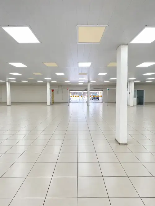 Foto 5 de Locales Comerciales en Alquiler | Av. Banzer Km 8½ Desde 50 Metros