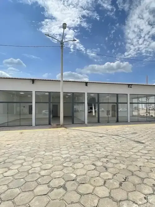 Foto 1 de Locales Comerciales en Alquiler | Av. Banzer Km 8½ Desde 50 Metros