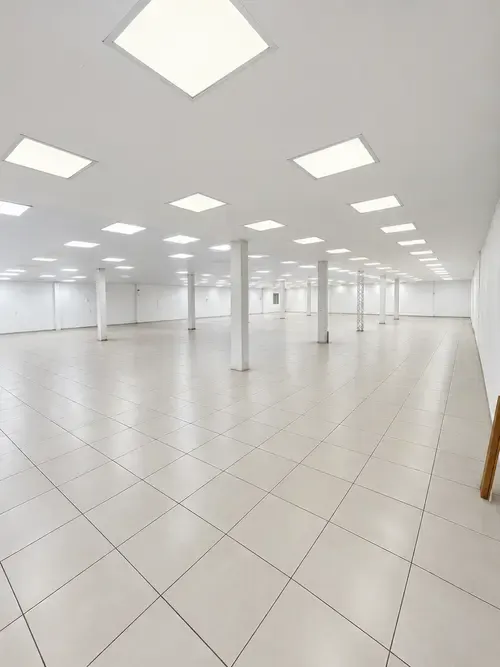Foto 11 de Locales Comerciales en Alquiler | Av. Banzer Km 8½ Desde 50 Metros