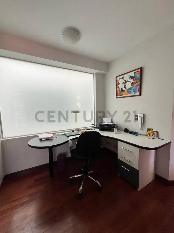 Foto 13 de Amplio Departamento en Venta en Av. Costanera, Calacoto