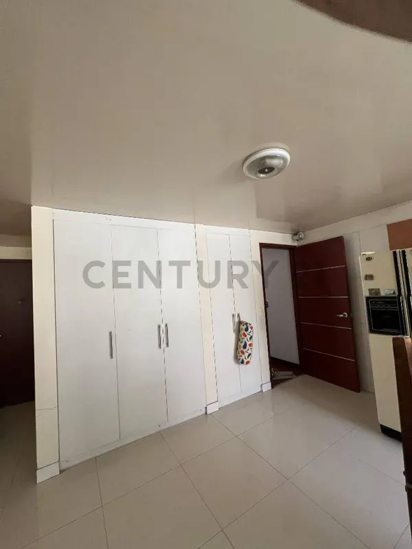 Foto 7 de Amplio Departamento en Venta en Av. Costanera, Calacoto