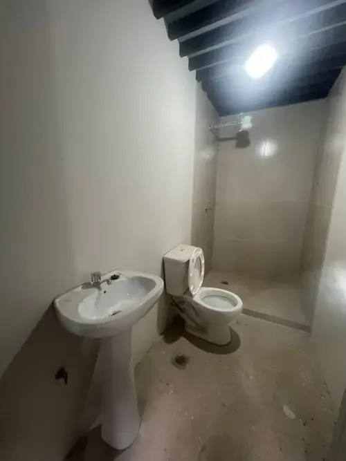 Foto 7 de Galpón comercial con ubicación estratégica en Cotoca EN ALQUILER