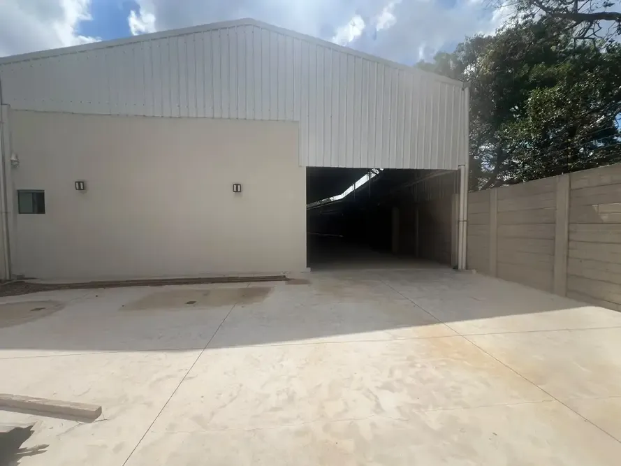 Foto 2 de Galpón comercial con ubicación estratégica en Cotoca EN ALQUILER