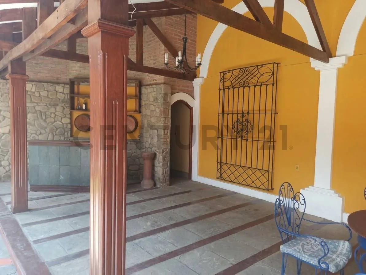 Foto 4 de ¡En Venta Hermosa Casa Urbanización Los Álamos, Tarija!
