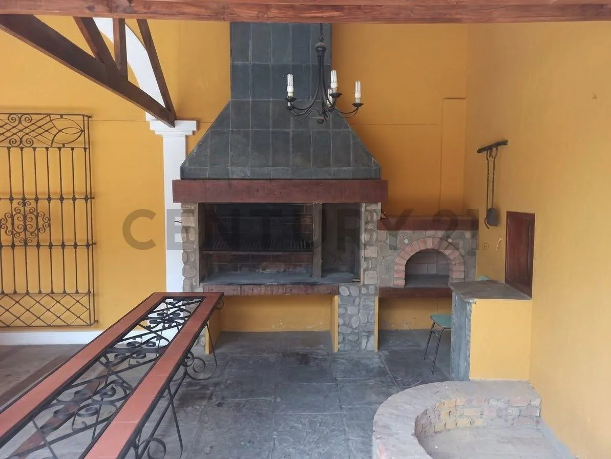 Foto 5 de ¡En Venta Hermosa Casa Urbanización Los Álamos, Tarija!