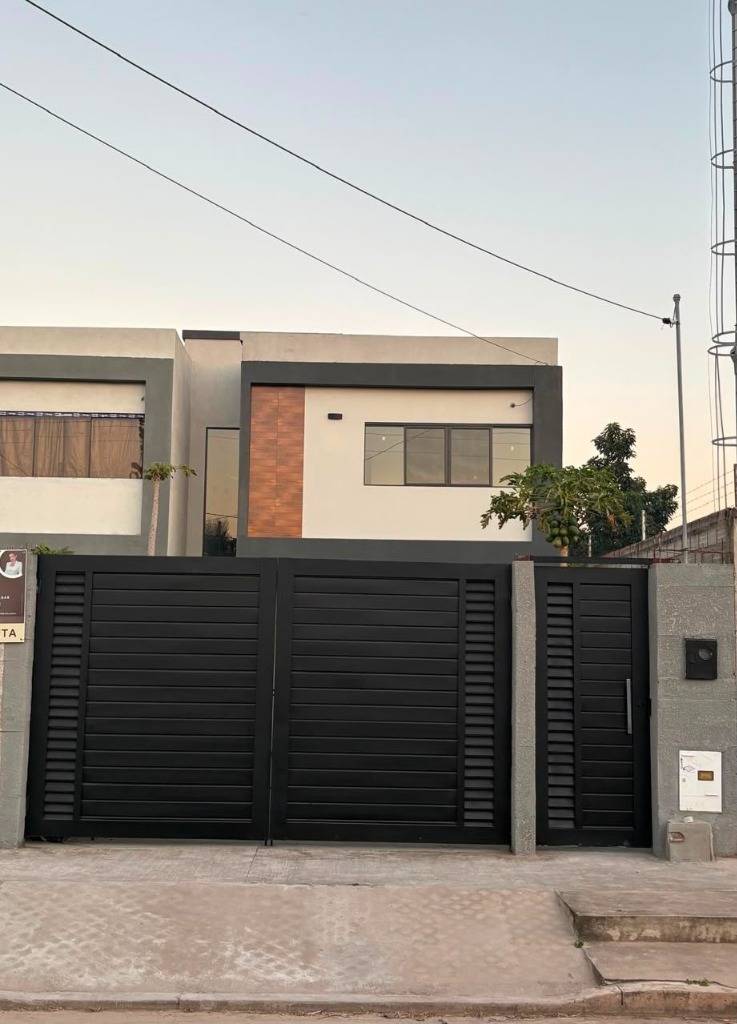 Foto 4 de 2 casas a estrenar, av. virgen de lujan