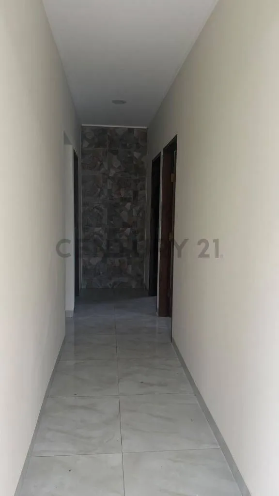 Foto 2 de Hermosa Casa en la Urb. Loma del Bosque en precio remate