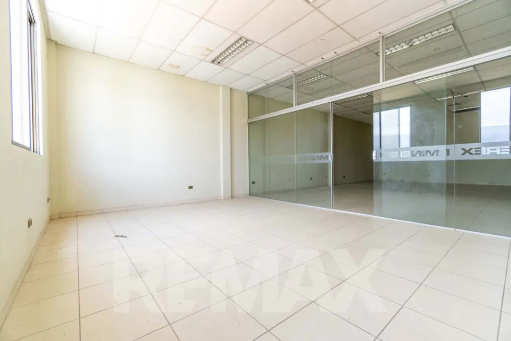 Foto 17 de Edificio Comercial en Alquiler Sobre La Blanco Galindo Km 11½