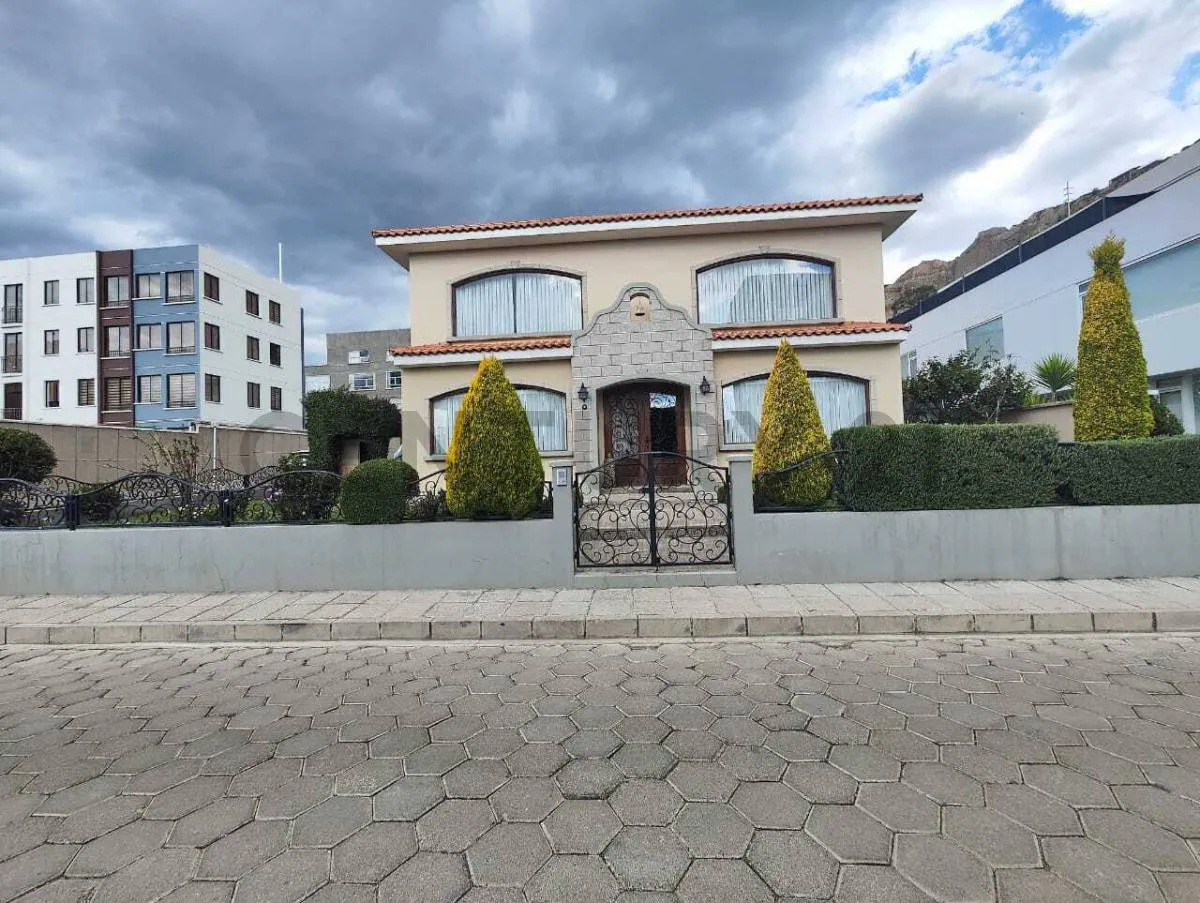 Foto 1 de Casa en Venta | 3 Suites | Condominio Abedules – Auquisamaña