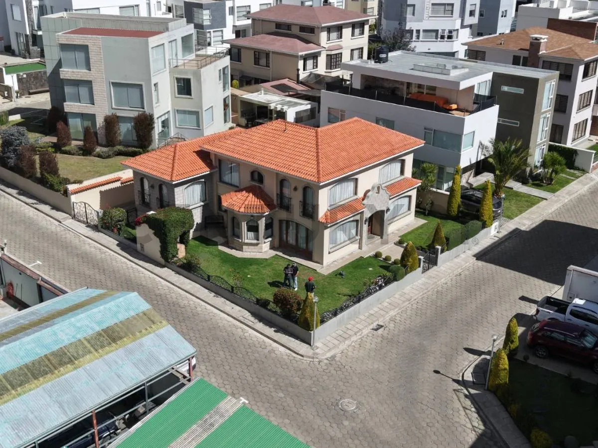 Foto 2 de Casa en Venta | 3 Suites | Condominio Abedules – Auquisamaña