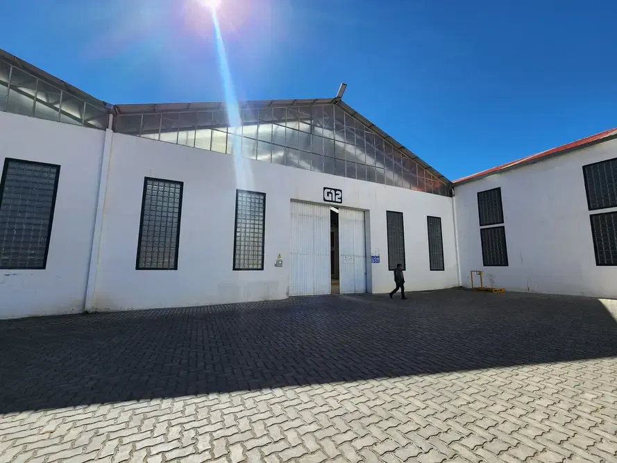 Foto 4 de Galpón Industrial en Alquiler – Av. Tiahuanaco, El Alto
