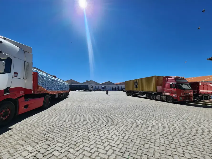 Foto 7 de Galpón Industrial en Alquiler – Av. Tiahuanaco, El Alto