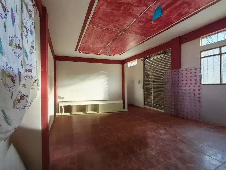 Foto 3 de ¡Casa en Venta en Oruro! Amplia Propiedad de 360m² en Urb. Los Olivos