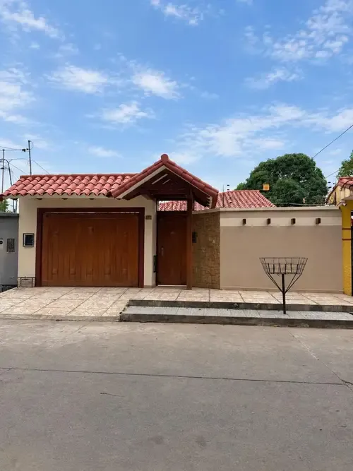 Foto 1 de Casa en Venta a Pasos de La Felcc