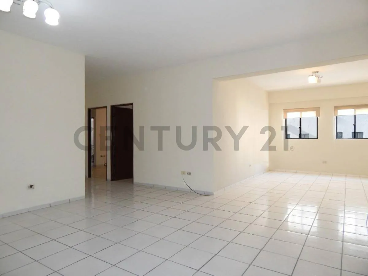Foto 3 de Departamento Remodelado en Venta en Condominio Dos Hermanas