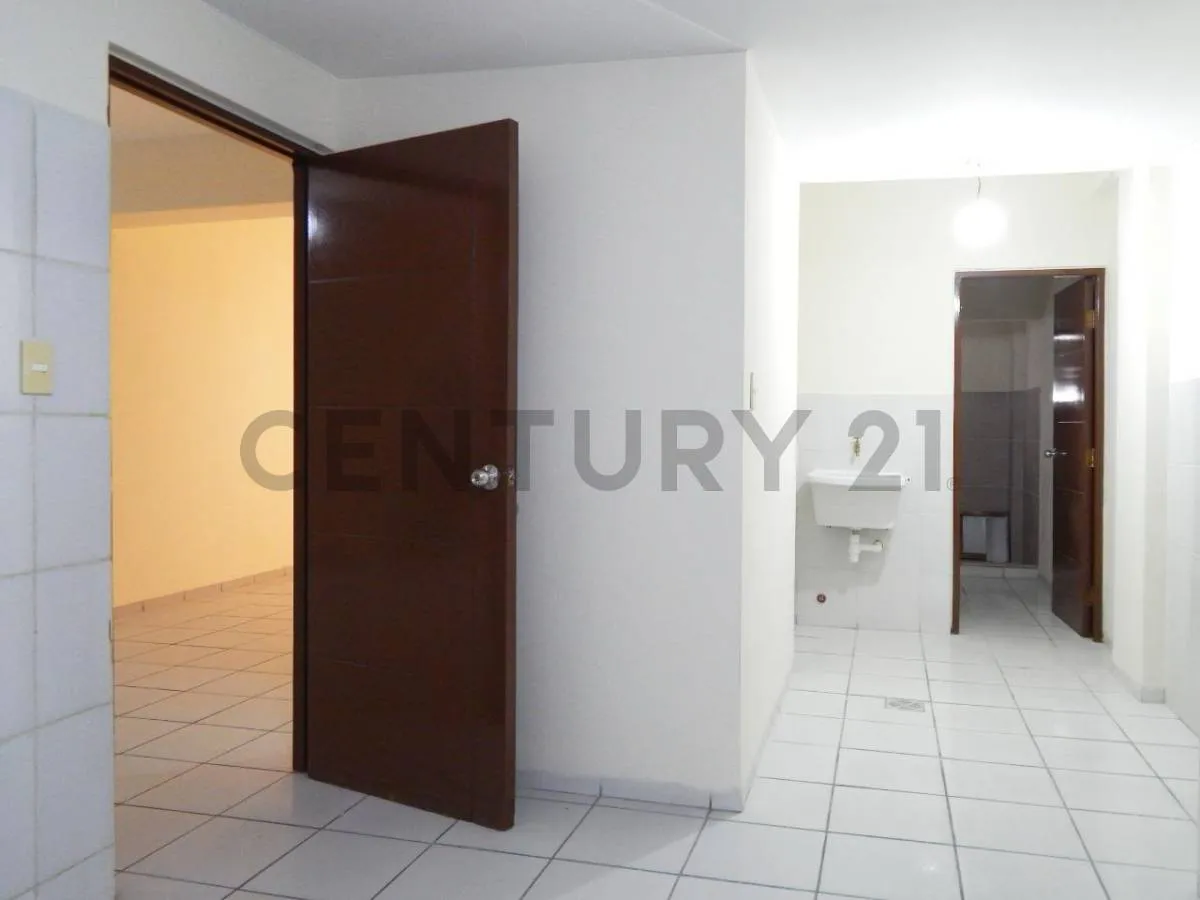 Foto 2 de Departamento Remodelado en Venta en Condominio Dos Hermanas