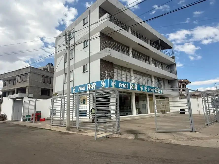 Foto 1 de Departamento de 3 Dormitorios en Alquiler – Zona La Chimba