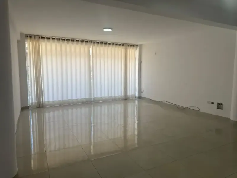Foto 16 de Departamento de 3 Dormitorios en Alquiler – Zona La Chimba