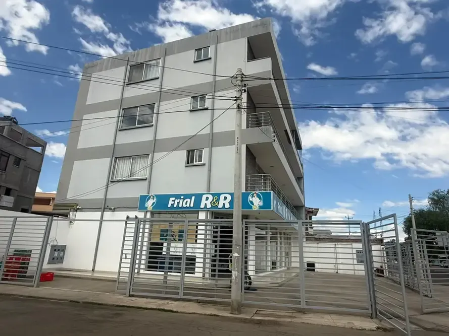 Foto 3 de Departamento de 3 Dormitorios en Alquiler – Zona La Chimba