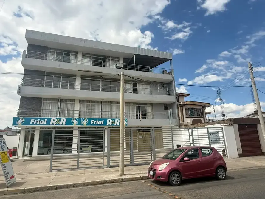 Foto 2 de Departamento de 3 Dormitorios en Alquiler – Zona La Chimba