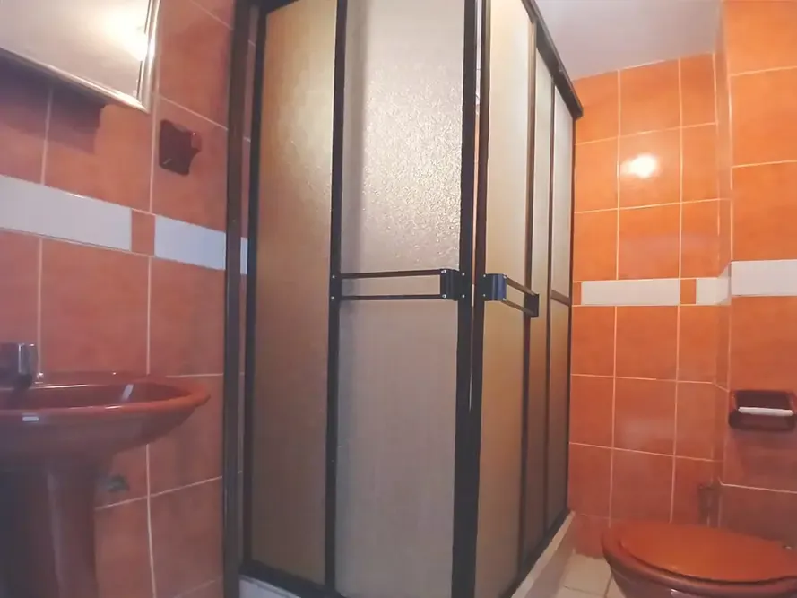 Foto 9 de Alquiler de departamento de 3 dormitorios en el centro de Oruro, 77,21 m²