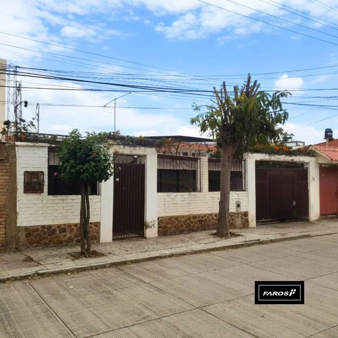 Foto 1 de Casita Como Lote 552 M2 Cuadra Del Tren Metropolitano
