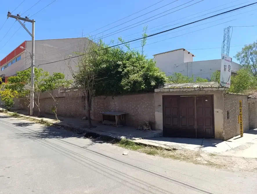Foto 3 de 🏠 Casa en Esquina con 544 M² de Terreno – Barrio Simón Bolívar