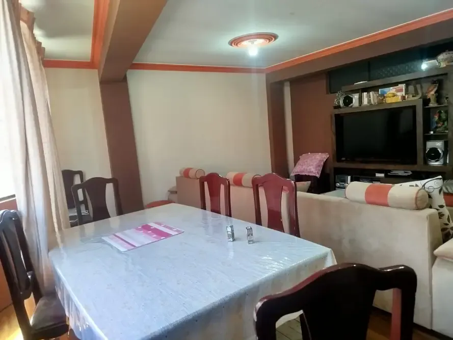 Foto 2 de Edificio Multifamiliar en venta en Llojeta con 6 departamentos y 918 m² construidos