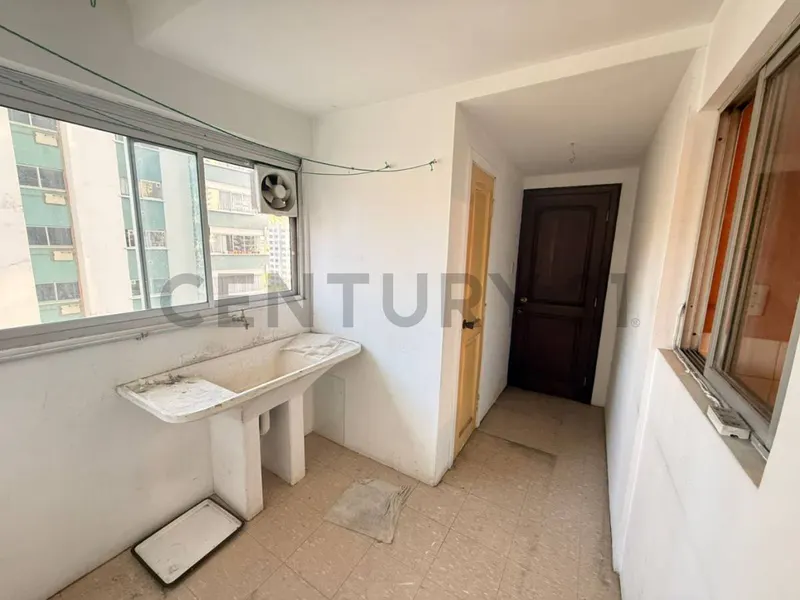 Foto 16 de Venta Departamento de 4 Dormitorios en Sopocachi