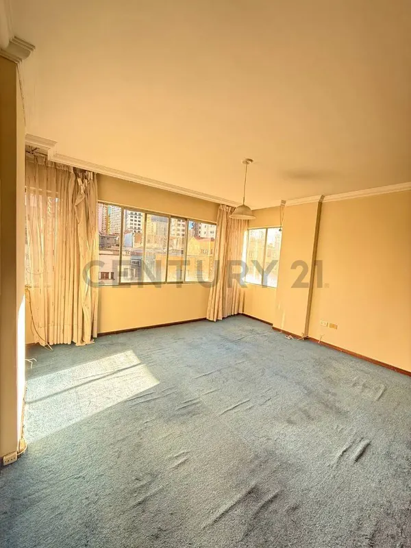 Foto 7 de Venta Departamento de 4 Dormitorios en Sopocachi