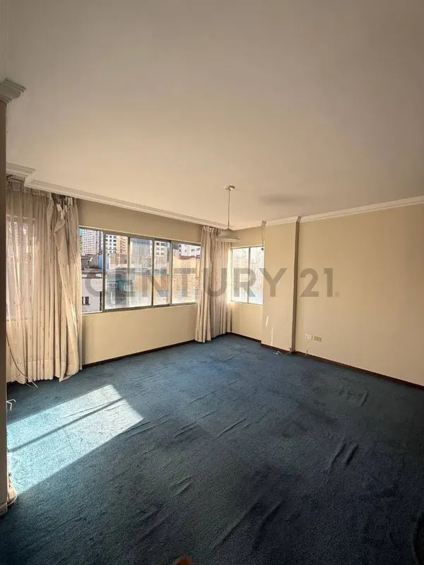 Foto 8 de Venta Departamento de 4 Dormitorios en Sopocachi