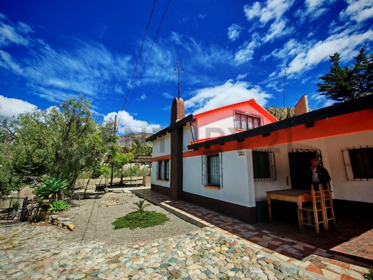 Foto 1 de Linda Casa de Campo en Venta + Terreno