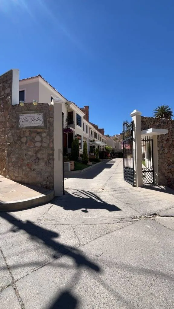 Foto 1 de Casa en venta en Condominio Villa Julia – Zona Bajo Aranjuez