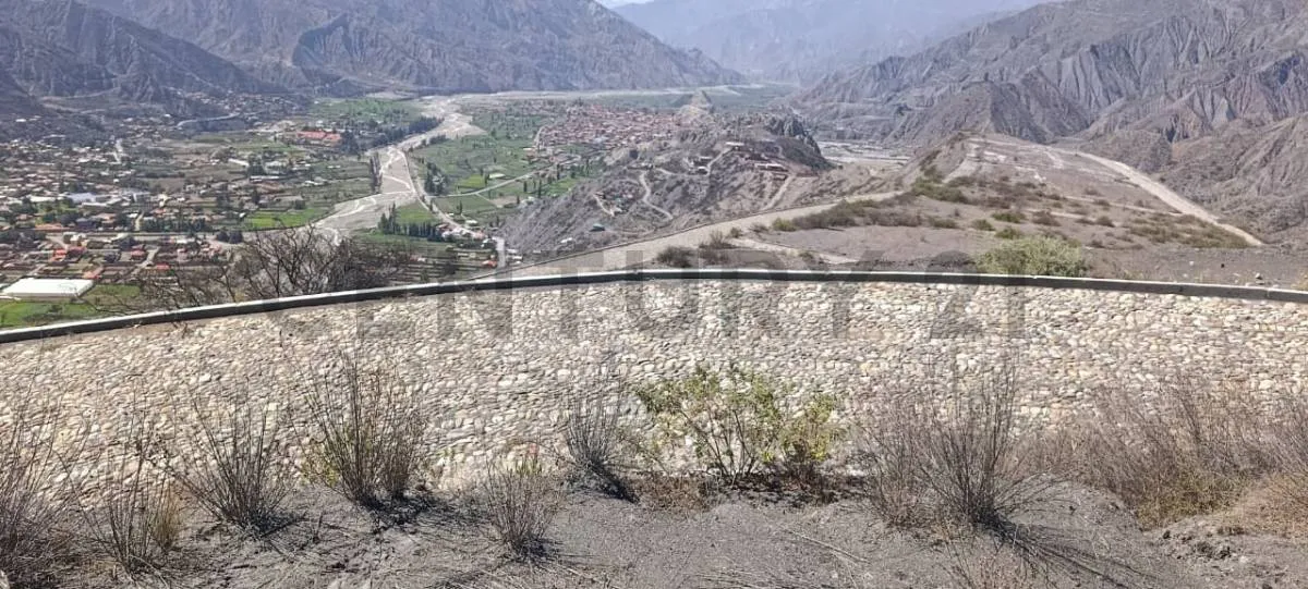 Foto 1 de Terreno en Venta Sector Carreras 346 Mts Mecapaca (Ofertable)