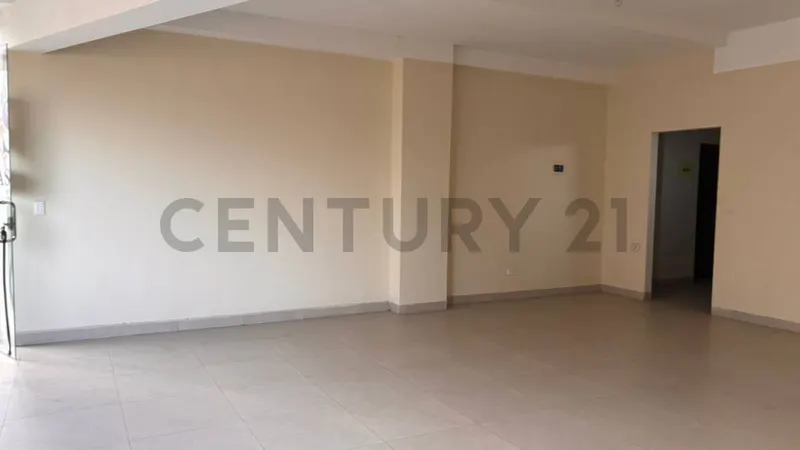 Foto 8 de ¡Local Comercial Amplio en Alquiler!