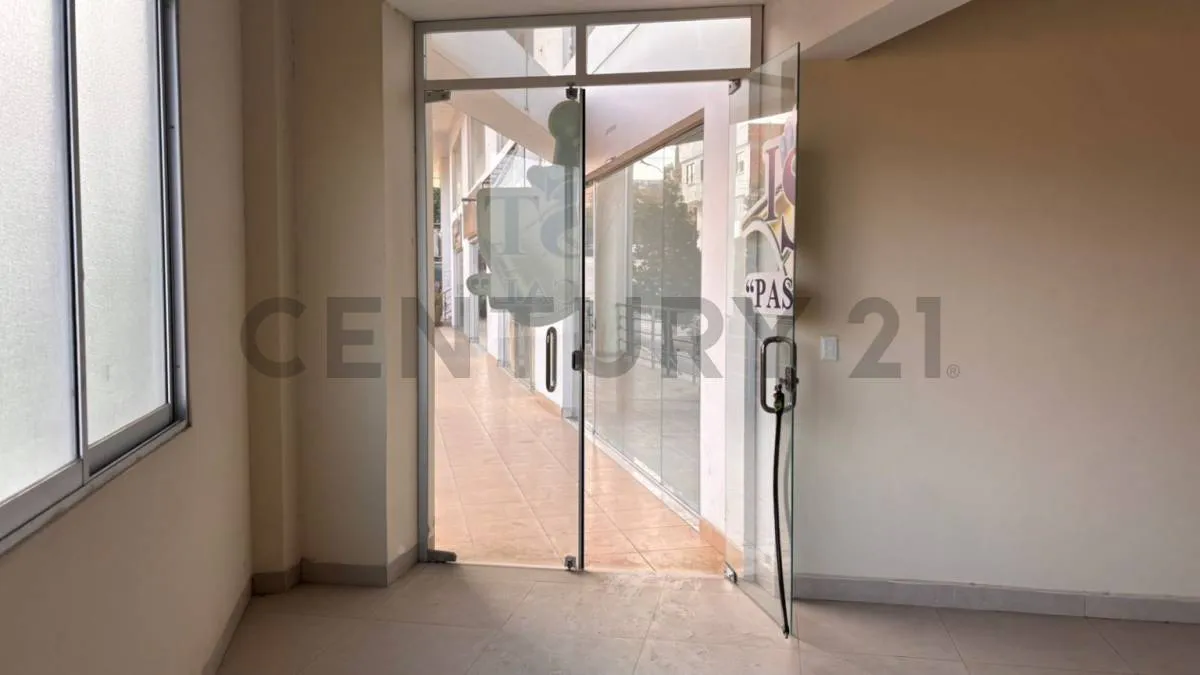 Foto 3 de ¡Local Comercial Amplio en Alquiler!