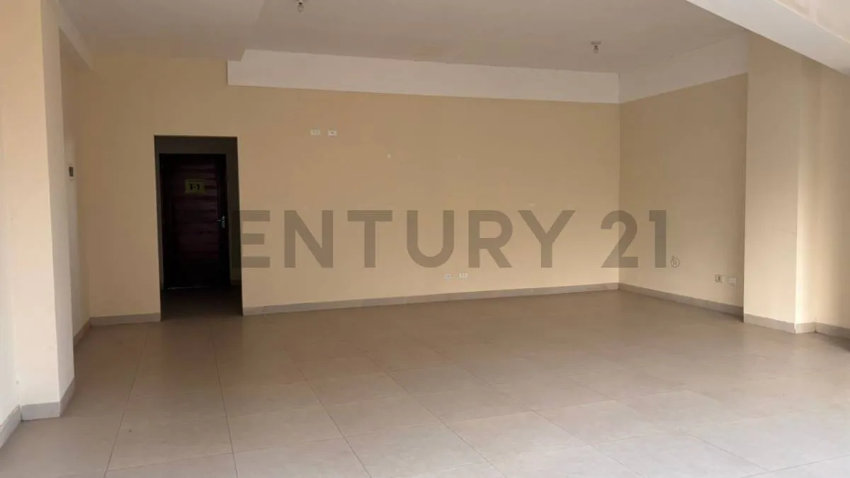 Foto 2 de ¡Local Comercial Amplio en Alquiler!