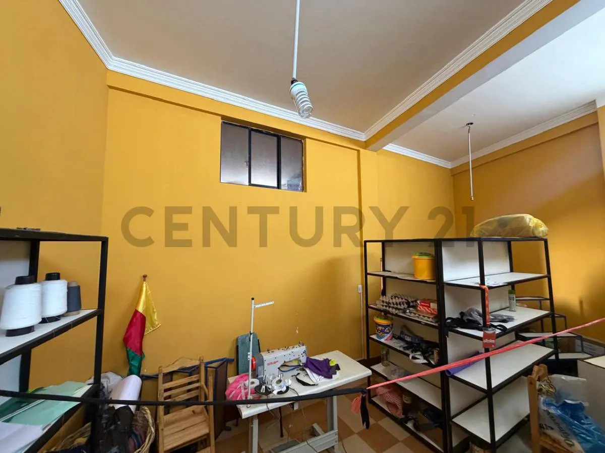 Foto 2 de Edificio en Esquina en Venta – Villa Exaltación 1era Sección
