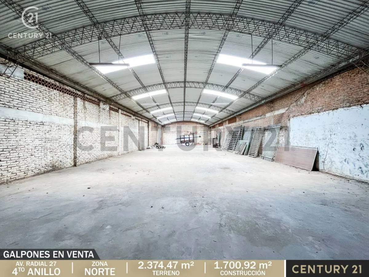 Foto 1 de Inmueble en venta - Terreno en Esquina, con galpones