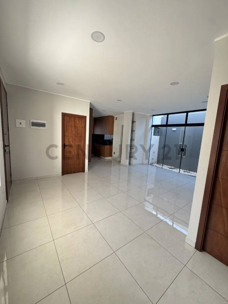 Foto 6 de Casa a Estrenar con Piscina en Venta- Zona Norte