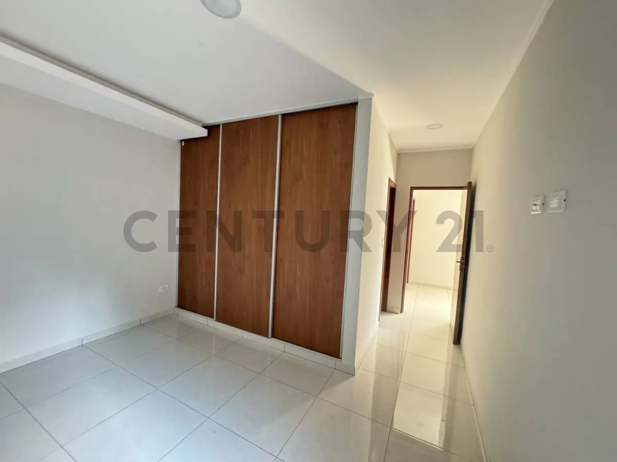 Foto 2 de Casa a Estrenar con Piscina en Venta- Zona Norte
