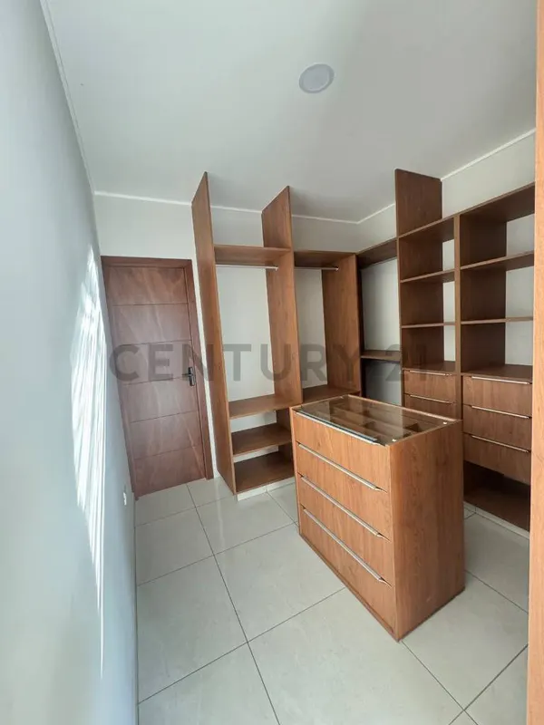 Foto 8 de Casa a Estrenar con Piscina en Venta- Zona Norte