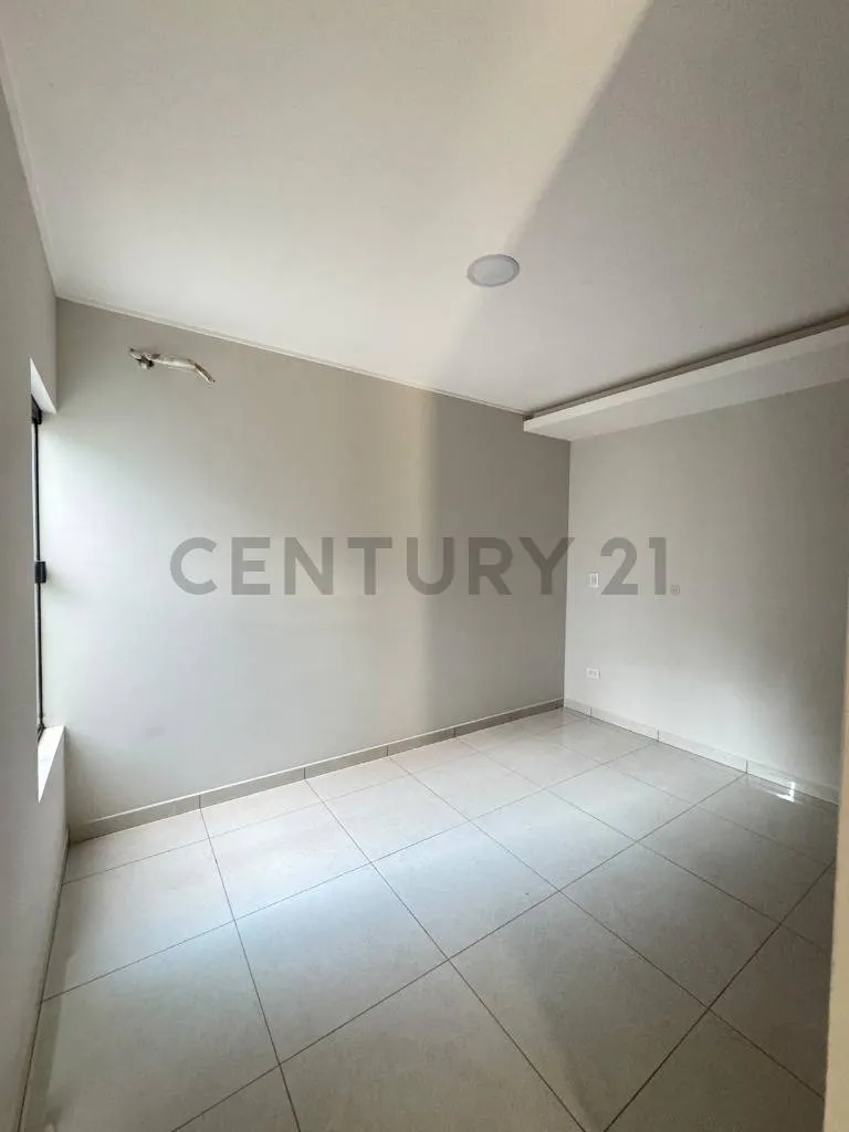 Foto 10 de Casa a Estrenar con Piscina en Venta- Zona Norte